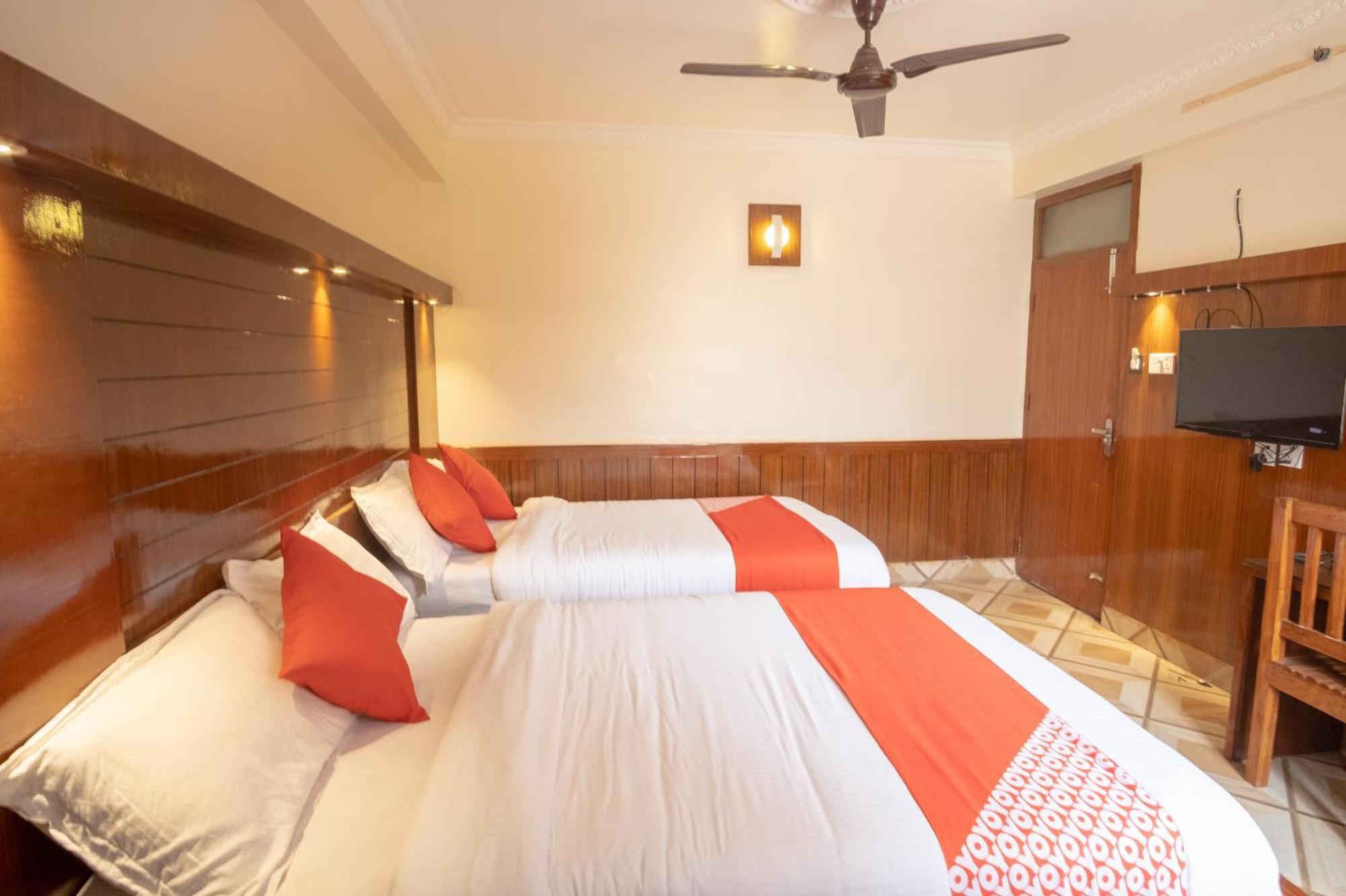 Oyo 304 Hotel Manama Balaju Exterior photo